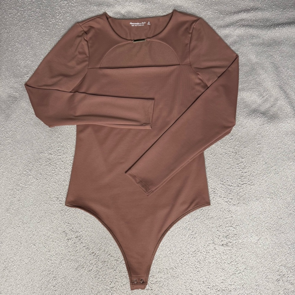 Abercrombie & Fitch Soft A&F Long-Sleeve Tan Brown Cutout Bodysuit - Women's M